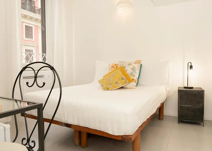 ゲストハウス ラ カーサ ディ アミー ローマ